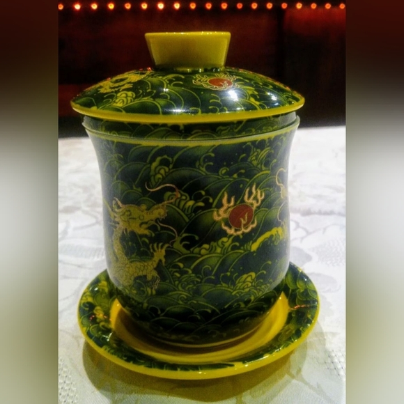 Modern ceramic tea cup with strainer and lid - Picture 7 of 13